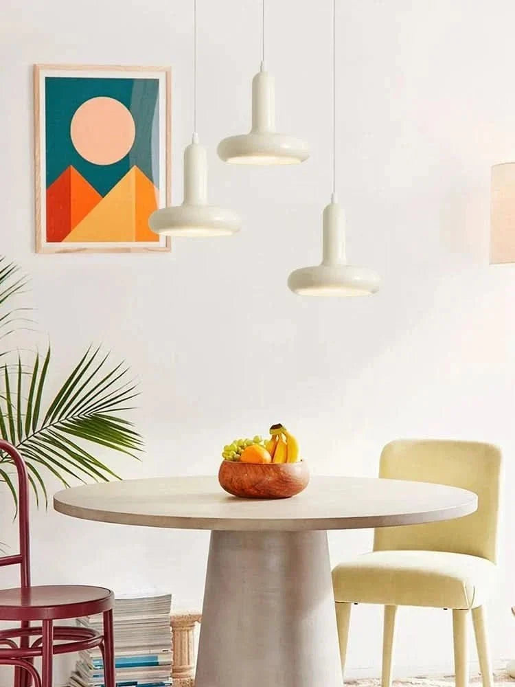 Minimalist metal pendant light - elegant design