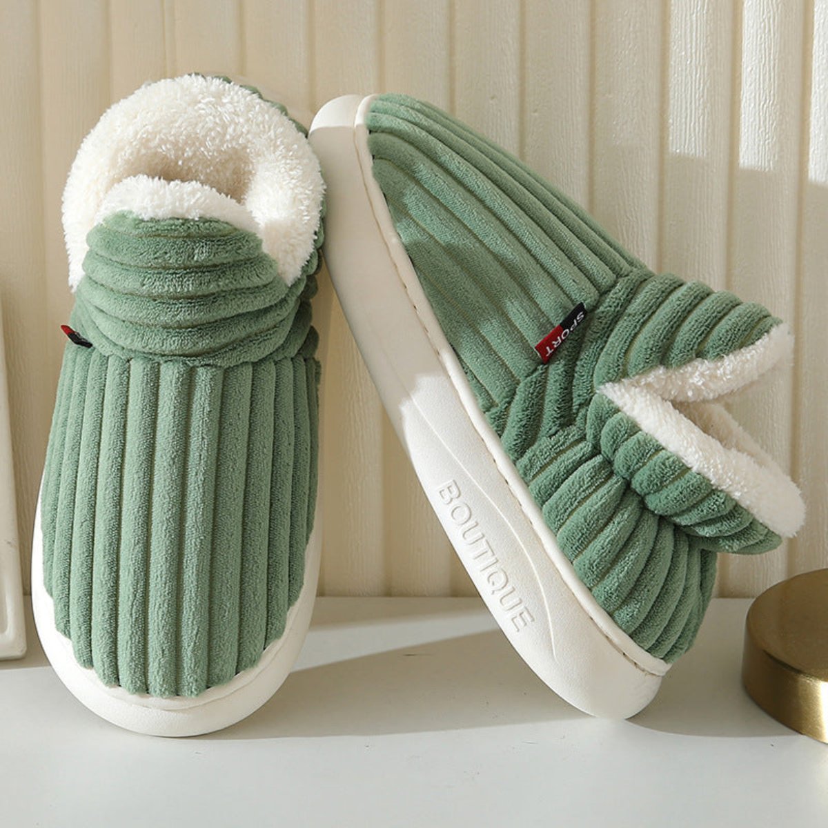 Warm winter slippers with fleece lining and non-slip sole