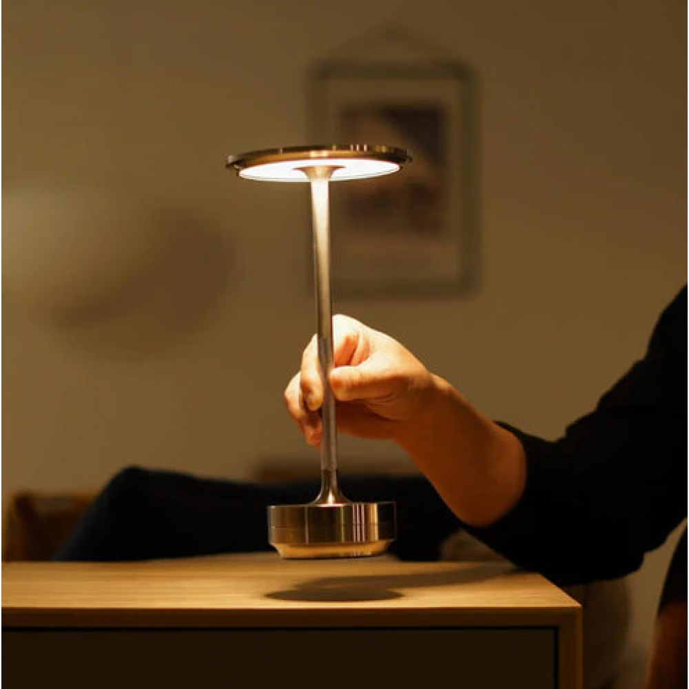 Kabellose LED-Tischlampe mit Touch-Dimmer aus Aluminium IP44