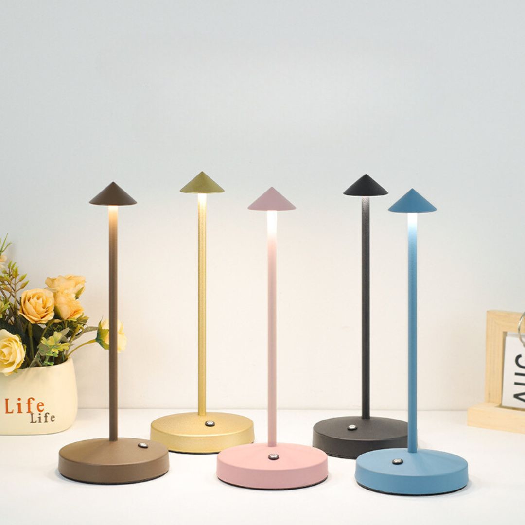 Dimmable cordless LED table lamp - flexible and rechargeable