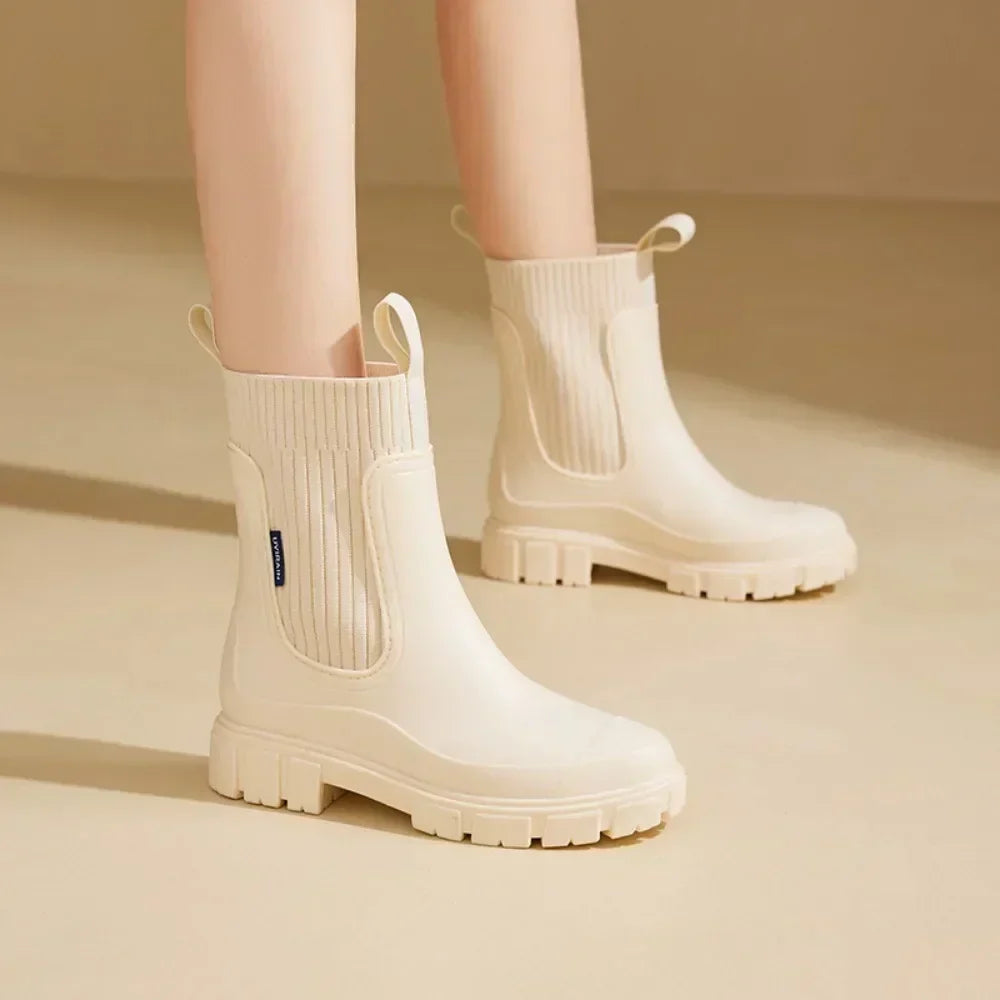 Waterproof Chelsea boots with an anti-slip sole for all weather