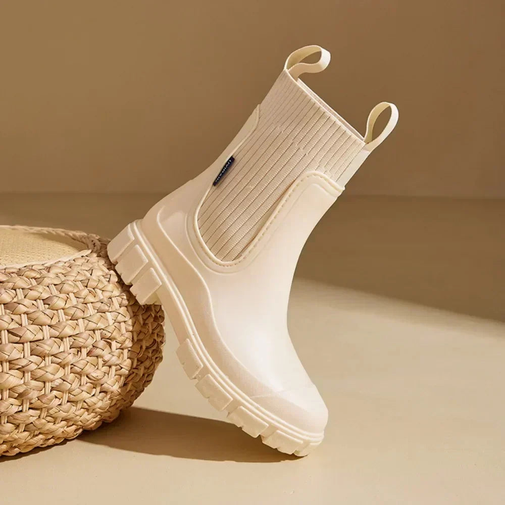 Waterproof Chelsea boots with an anti-slip sole for all weather